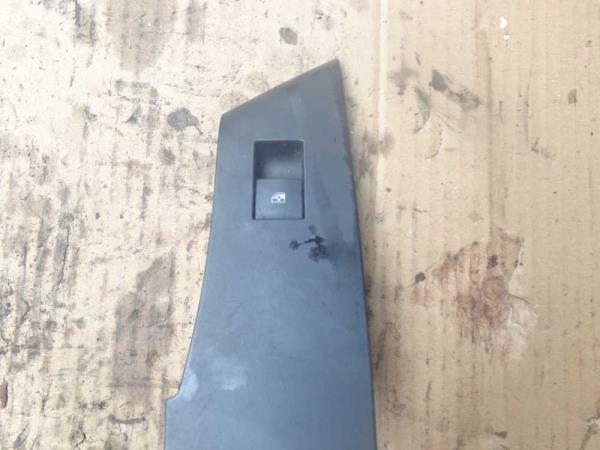 BOUTON LEVE VITRE OPEL ASTRA J (COTE PASSAGER) - Vue 1